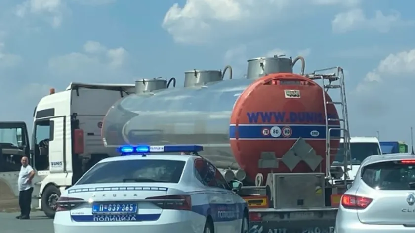 Sırbistan'da Rumenka Yakınlarında Trafik Sıkışıklığı Yaşandı, Sürücülere Dikkat Çağrısı Yapıldı