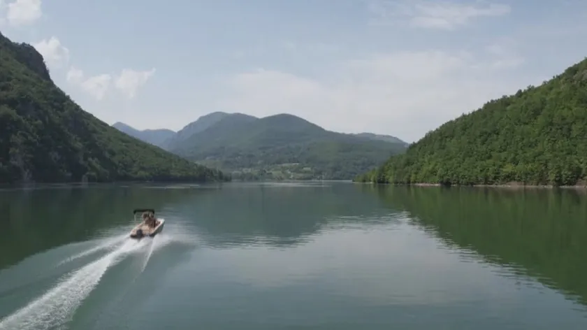 Sırbistan'da Drina Nehri'nde bir adam boğuldu.