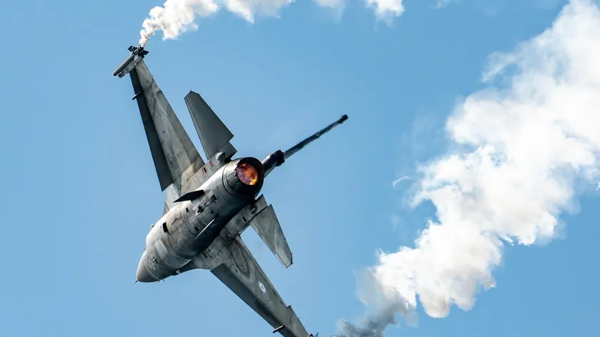 Irak hava sahasında yaşanan olay sonrası Amerikan uçağı Tel Aviv'e acil iniş yaptı