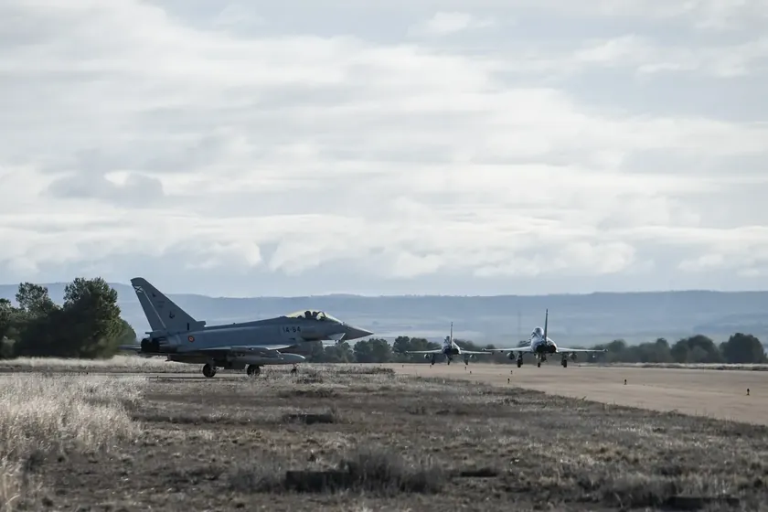 Romanya, ABD'nin hava üssü kullanım talebini savunma konseyinde görüştü.