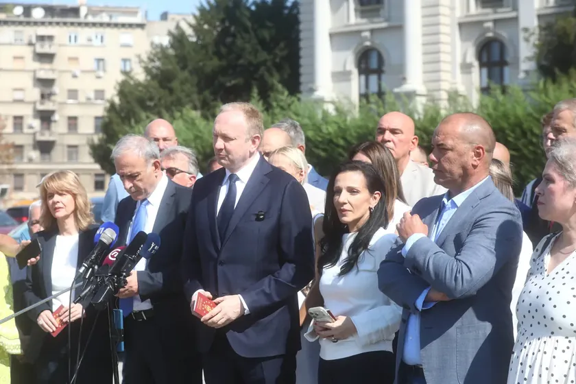 Sırbistan merkezli SRCE partisi seçimlerden çekilmeyecek.