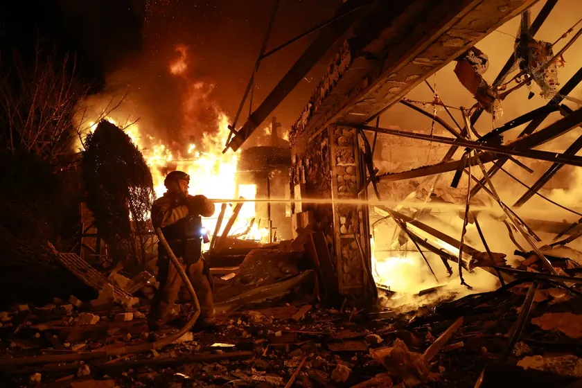Ukrayna'nın Odesa Kentine Gece Düzenlenen Drone Saldırısında Siviller ve Çocuklar Yaralandı.