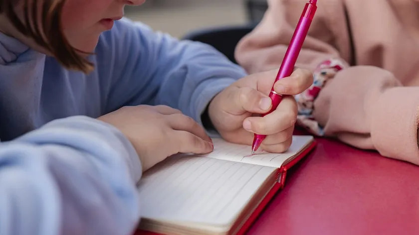 Z Kuşağı El Yazısını Unuttu: Nörologlar Ciddi Sonuçlara Dikkat Çekti