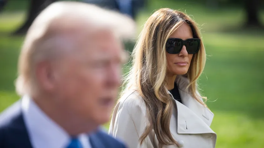 Donald Trump'ın genç bir asistanıyla olan ilişkisi karışıklık yaratıyor.