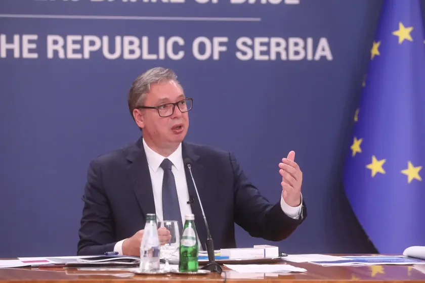 Sırbistan Cumhurbaşkanı Vucic Emeklilere Yardım İddialarını Reddedip Muhalefete Cevap Verdi