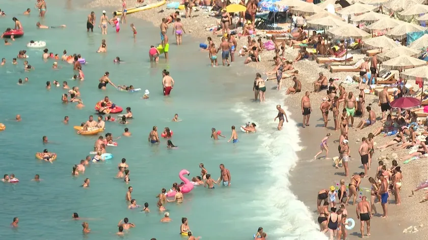 Crna Gora'da buzlukla artan turist sayısı ülkenin en popüler turistik noktalarını da gözler önüne seriyor.