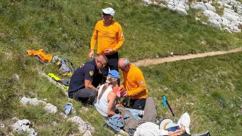 Durmitor'da Yunan vatandaşı diz kolu kırdı.