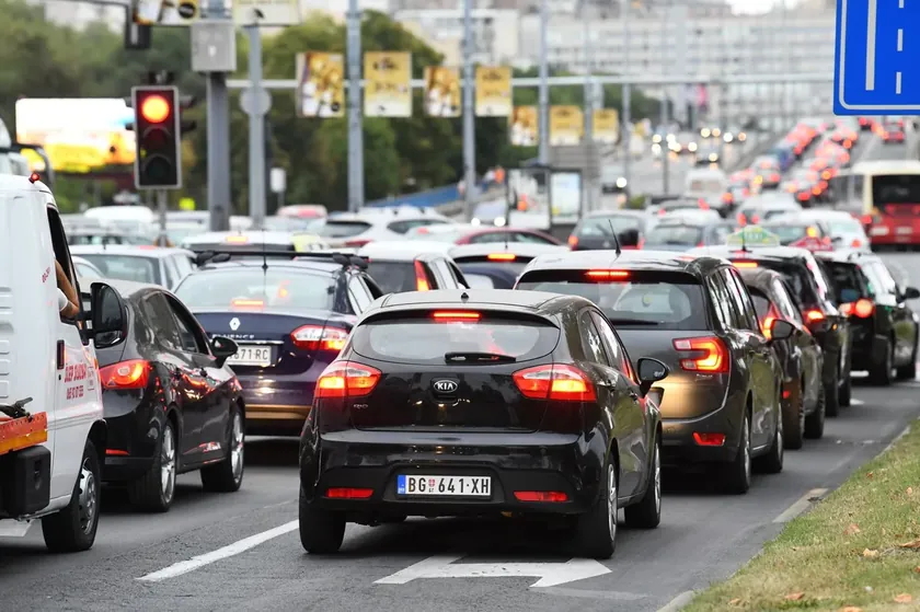 AMSS Yol koşulları elverişli, trafik ılımlı, birçok güzergahta çalışmalar devam ediyor.
