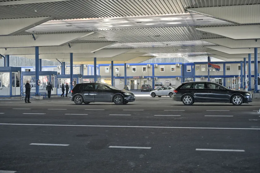 Sırbistan'da Güneydoğu Rüzgarı Kara Taşıma ve Sürüşü Zorlaştırıyor