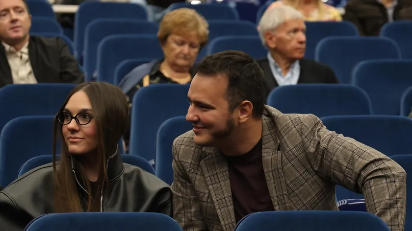 Aleksa Balašević velia ile birlikte film gösteriminde görüldü.