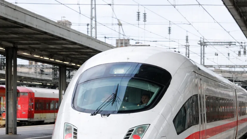 Almanya'da demiryolu ve sendika anlaştı: Ücretler artacak, trenler temizlenecek, 2028'e kadar grev yok