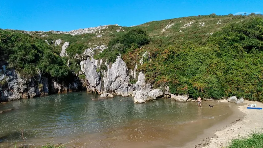 Dünyanın en küçük plajı sadece 40 metre uzunluğunda ve oldukça sıra dışıdır.