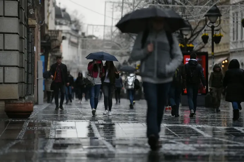 Sırbistan'ın kuzey bölgelerinde bu akşam ve gece yoğun bulutlanma ve yağmur bekleniyor