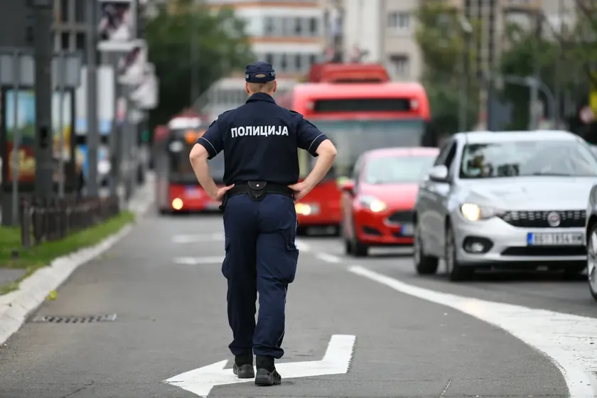 Sırbistan'da bir sürücü iki buçuk promil alkol ile bisiklet sürdü