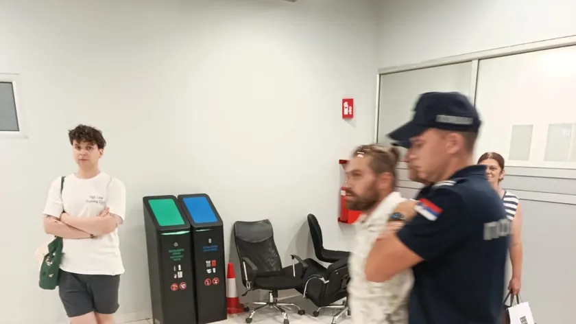 Sırp vatandaşı K. E. (25) bir Rus kadını öldürmekle suçlanarak tutuklandı.