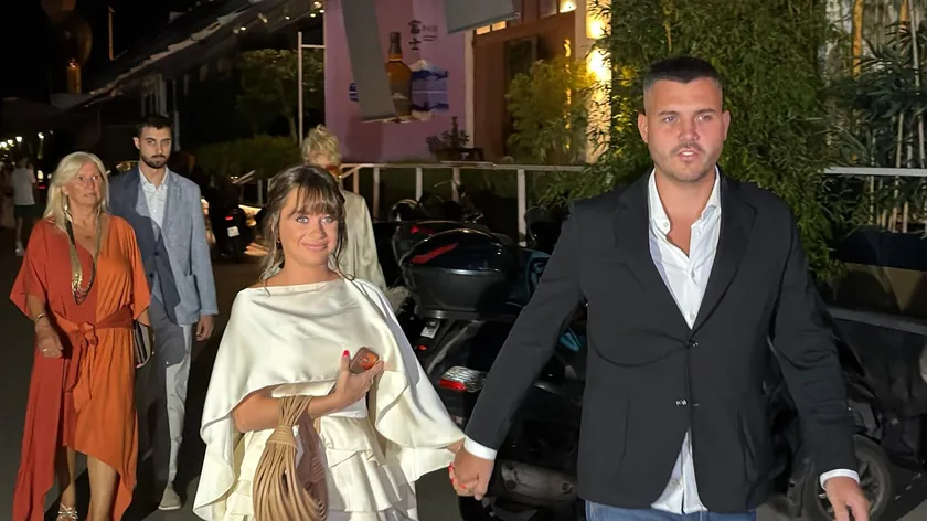 Viktor Živojinović'in yeni sevgilisi Aleksandra Gašić, sosyal medyada büyük ilgi gördü.