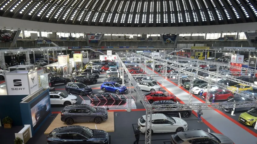 Sırbistan'da Uluslararası Otomobil ve Motosiklet Fuarı Sektörün Yeniliklerini Sergiliyor