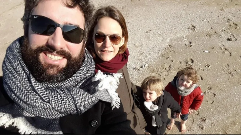 Sırp çifti ilk görüşte aşık oldular ama önce DNA testi yaptılar.