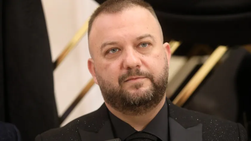 Harmonikaş Borko Radivojević, müzik sahnesindeki değişimler, yüksek honorarlar ve günümüzün en iyi atmosferi yaratan şarkıcılar hakkında açıklamalar yaptı.