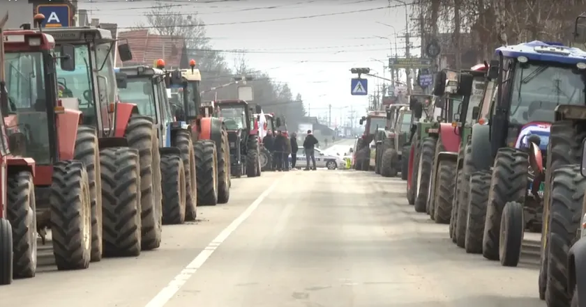 Sırbistan'da çiftçi protestoları tırmanıyor; Belgrad dahil birçok şehirde yollar kapatıldı.