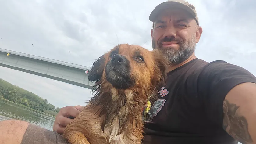 Sırbistan'da bir şeftenin bir köprüden atılması sonucunda kurtarıldığı haberi yayımlandı.