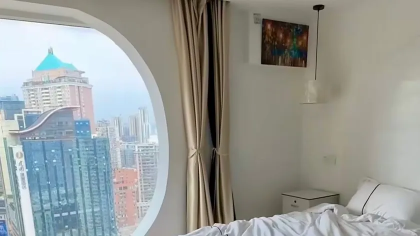Çin'in Chongqing şehrinde lüks üç odalı daire gecelik sadece 17 avroya kiralandı