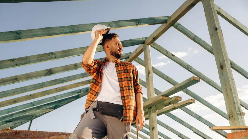 Çek mimarlar eski dağ kulübesini modern aile evine dönüştürdü Krkonoše'de geleneksel ruh canlandı