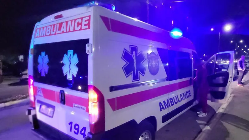 Sırbistan Novi Sad'da trafik kazası bir otomobil devrildi can kaybı yok