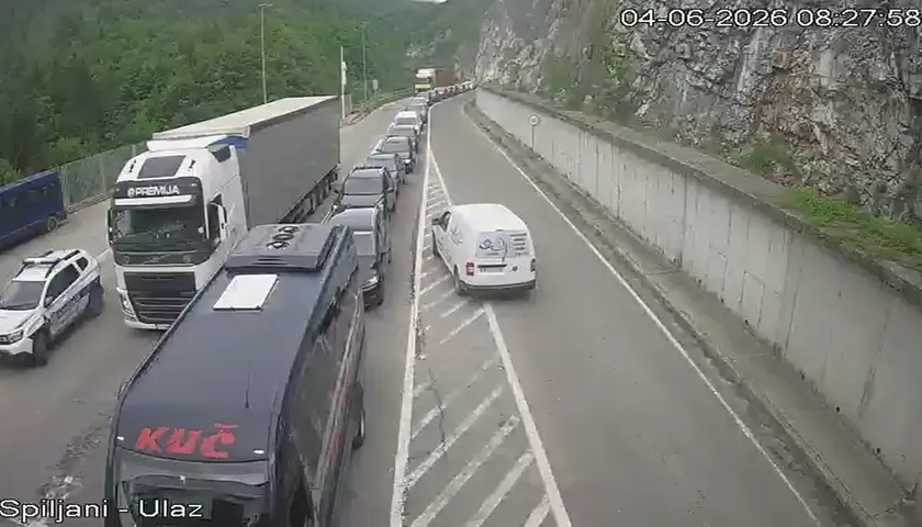 Sırbistan Karadağ Sınırında Uzun Kuyruklar Meydana Geldi: Polis Detaylı Kontrol Yapıyor