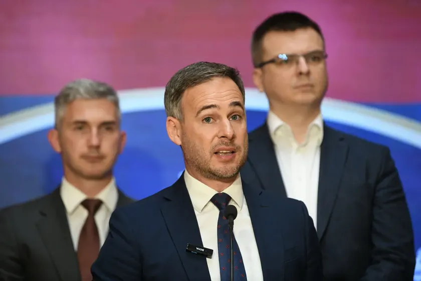 Sırbistan'da Miroslav Aleksić Senjak Davası İçin Dačić ve Polis Liderliğinden Yanıt İstedi