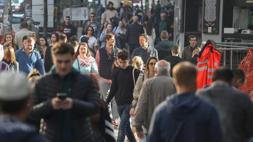 Sırbistan'da borç batağındaki adam oğlunun hastalığını bahane edip para topladı
