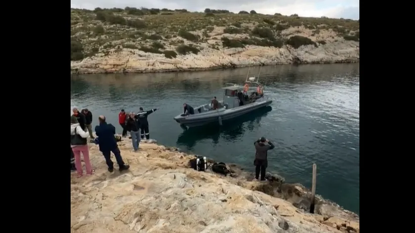 Yunanistan'da Tehlikeli Şeytan Kuyusu'nda Kaybolan Dalgıç İçin Arama Kurtarma Devam Ediyor