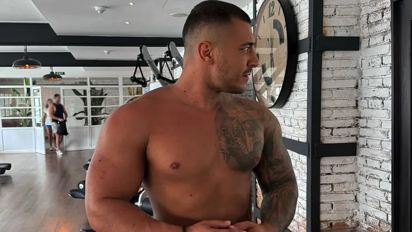 Sırbistan'da yaşayan ünlü influencer Nikola Keljanović, lüks yaşam tarzını sürdürüyor.