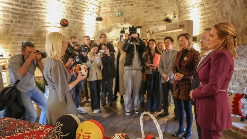 Sırbistan gelenek, diplomasi ve turizmi birleştiren yeni bir hatıraya kavuştu