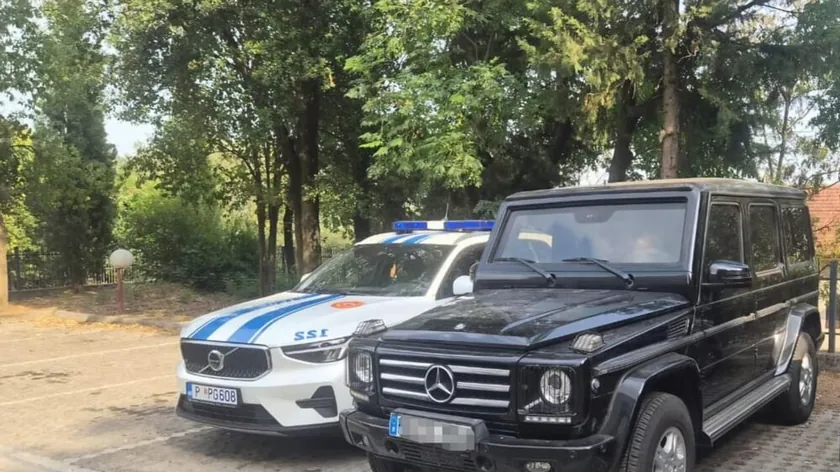 Sırbistan'da bulunan bir Mercedes G 500, kaçak lider Radoj Zvicer'e ait.