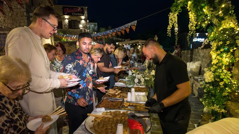 Ulcinj, bamiye festivaliyle popüler bir tatil beldesine dönüşüyor.