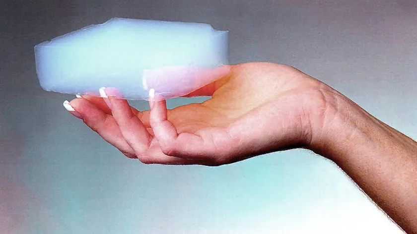 Aerogel: Duman Gibi Görünen, Lav ve Ateşi Durdurabilen İnanılmaz Malzeme