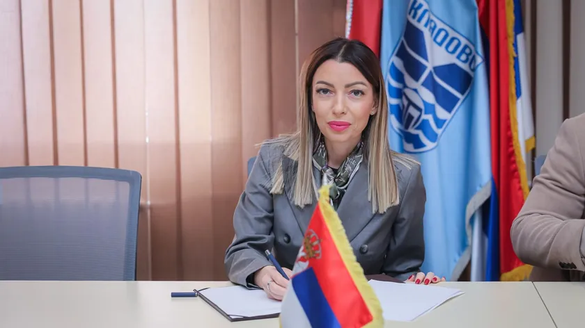 Sırbistan'ın Kladovo Belediyesi Jezero yüzme havuzu projesinin ikinci faz anlaşmasını imzaladı