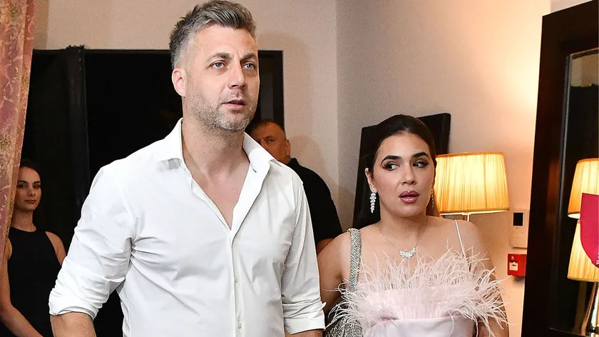Bojan Vasković ailesiyle 4,5 saat sınırda kaldı.