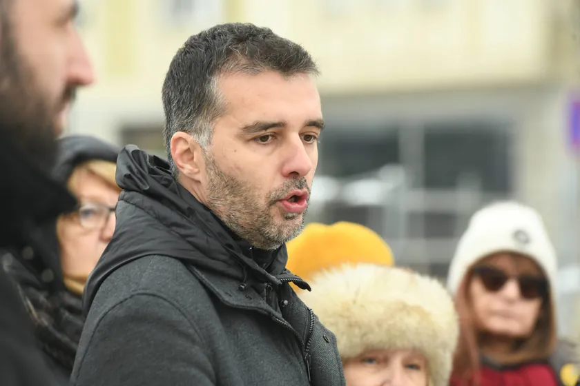 Savo Manojlović: Sırbistan NIS'i Satın Almak için Öncelikli Satın Alma Hakkını Kullanmalı