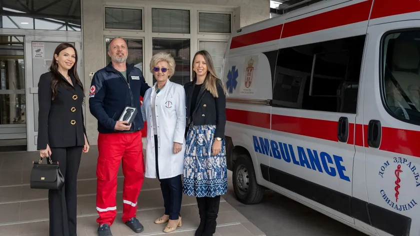 Sırbistan Mozzart Vakfı Svilajnac'ta Acil Servise Taşınabilir Ultrason Cihazı Bağışladı
