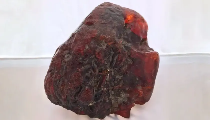 Balkan'da 3,5 kg ağırlığındaki bir taş ev kapısı için kullanılmıştı.