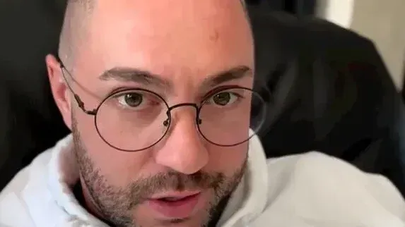 Influenser Jodžir Karadağ'da tutuklandı Adaylık için yarışmış, polise karşı çıkması nedeniyle cezalandırıldı
