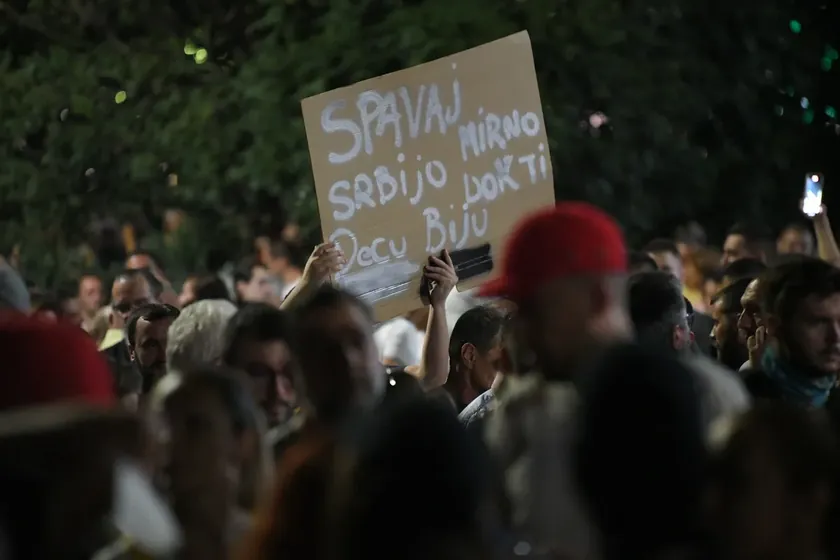 Sırbistan'da yürüyüş yapan öğrencilere Valjevo'da ve Ub'da yoğun ilgi gösterildi.
