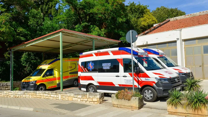 Sırbistan'da 20 Yaşındaki Genç Bir Adam Bomba Patlattı ve Ailesiyle Yaralandı