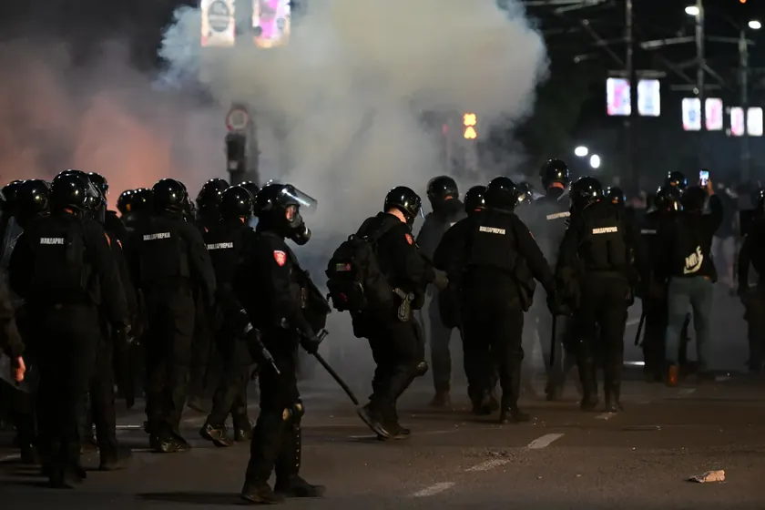 Sırbistan'da Pionirski Park yakınlarında olaylar çıktı, jandarma müdahale etti