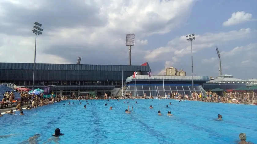 Sırbistan'da Niş havuzundaki olay sonrası polis sorumlular hakkında suç duyurusunda bulunacak.
