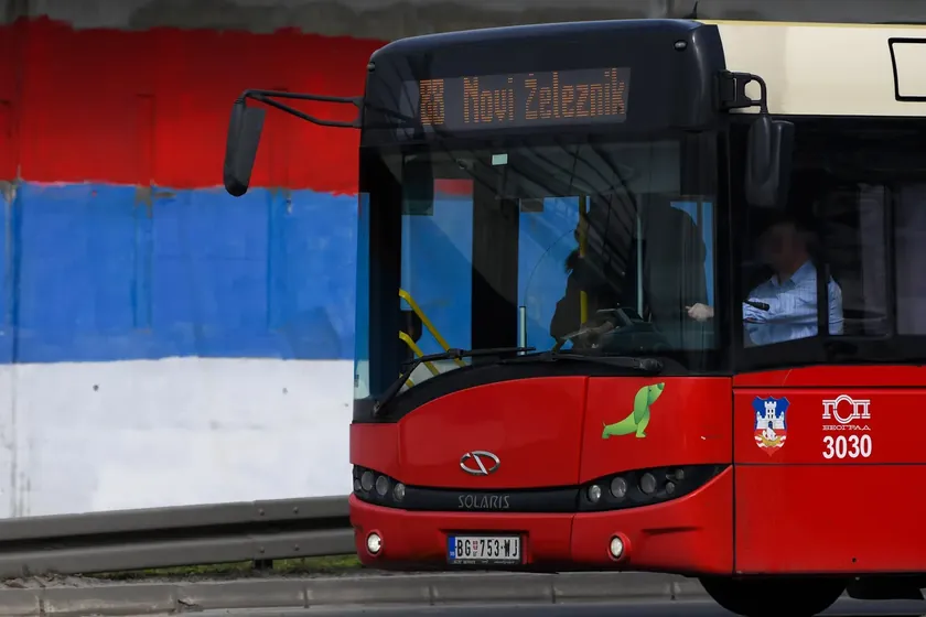 Belgrad'da otobüs şoförüne biber gazlı saldırı: Kurye aranıyor