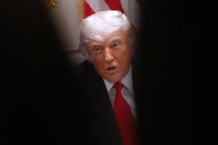 Donald Trump'ın popülaritesi en düşük seviyeye düştü.