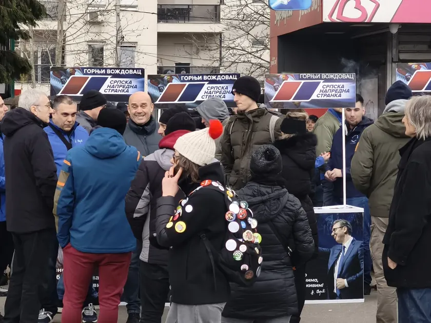 Sırbistan'da SNS standları geri döndü ancak katılım düşük kaldı